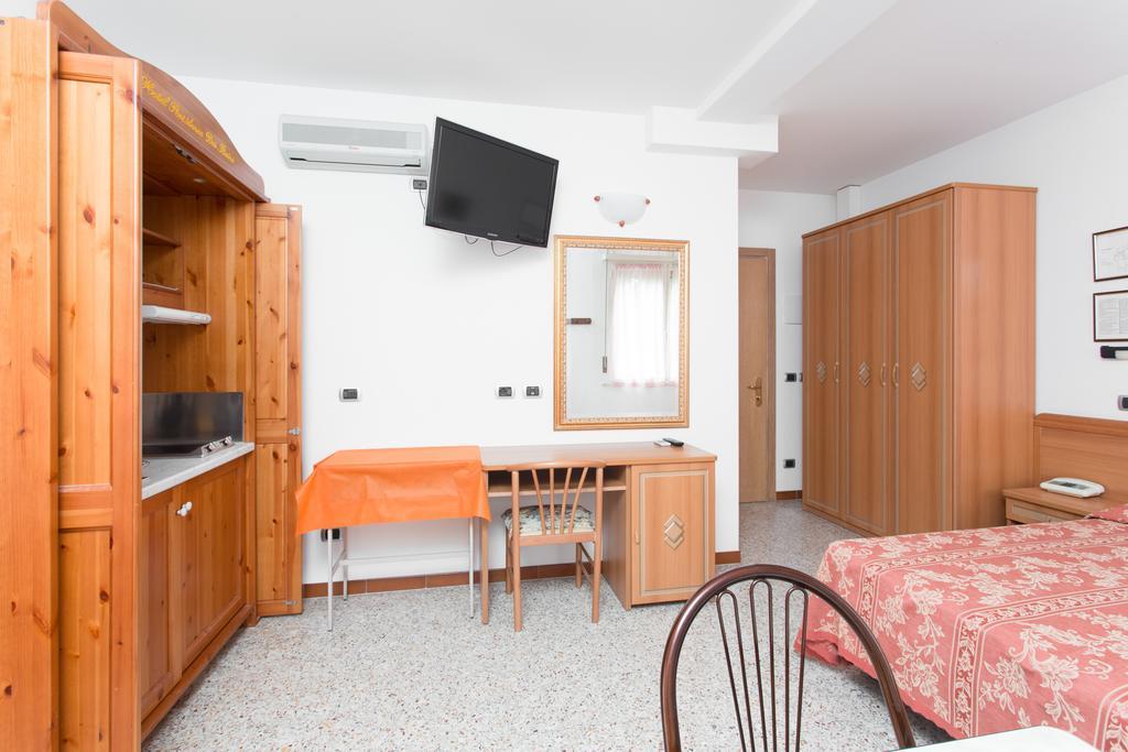 Hotel Residence Des Bains 체제나티코 외부 사진